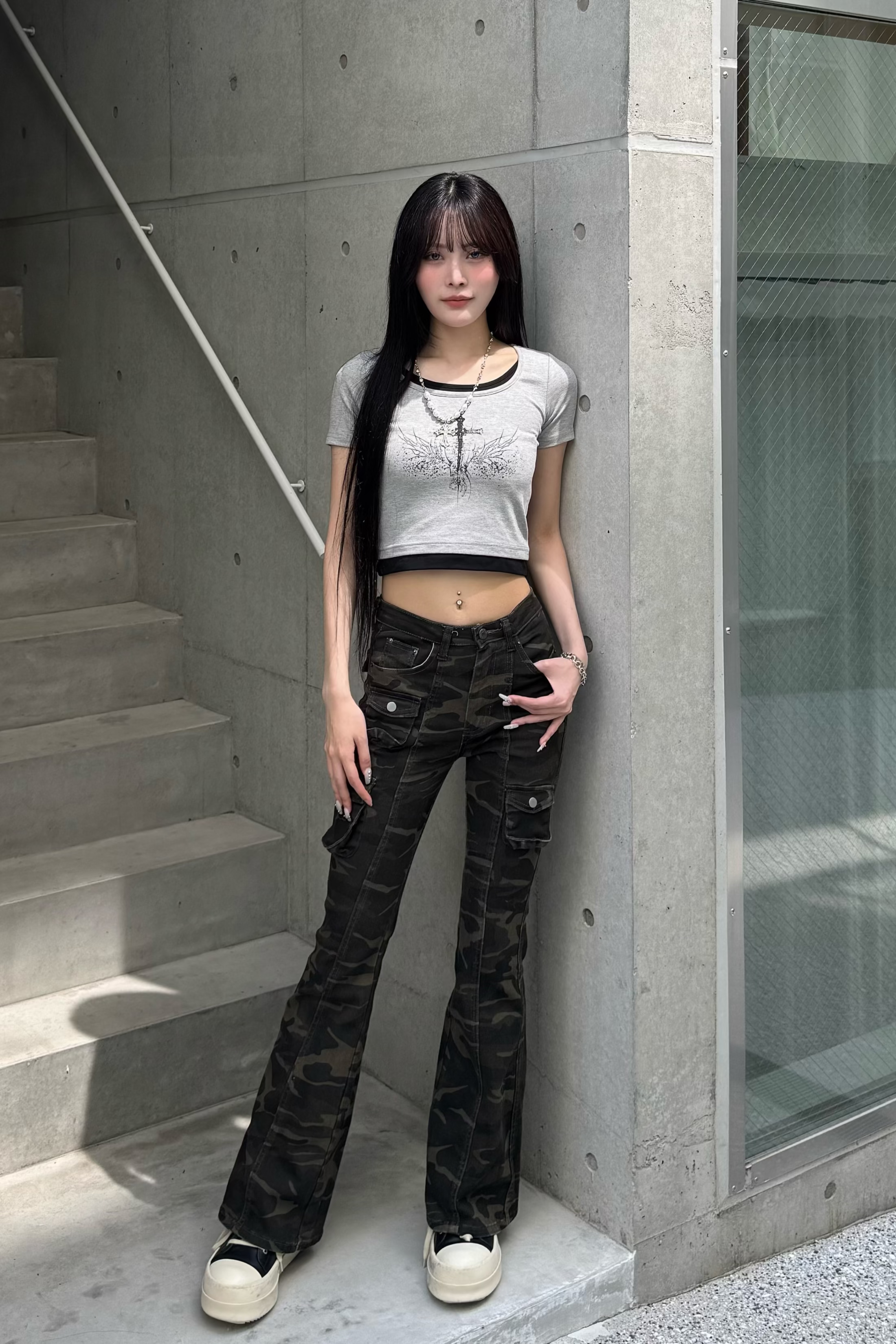 クロスデザインクロップドTシャツ ZC20940