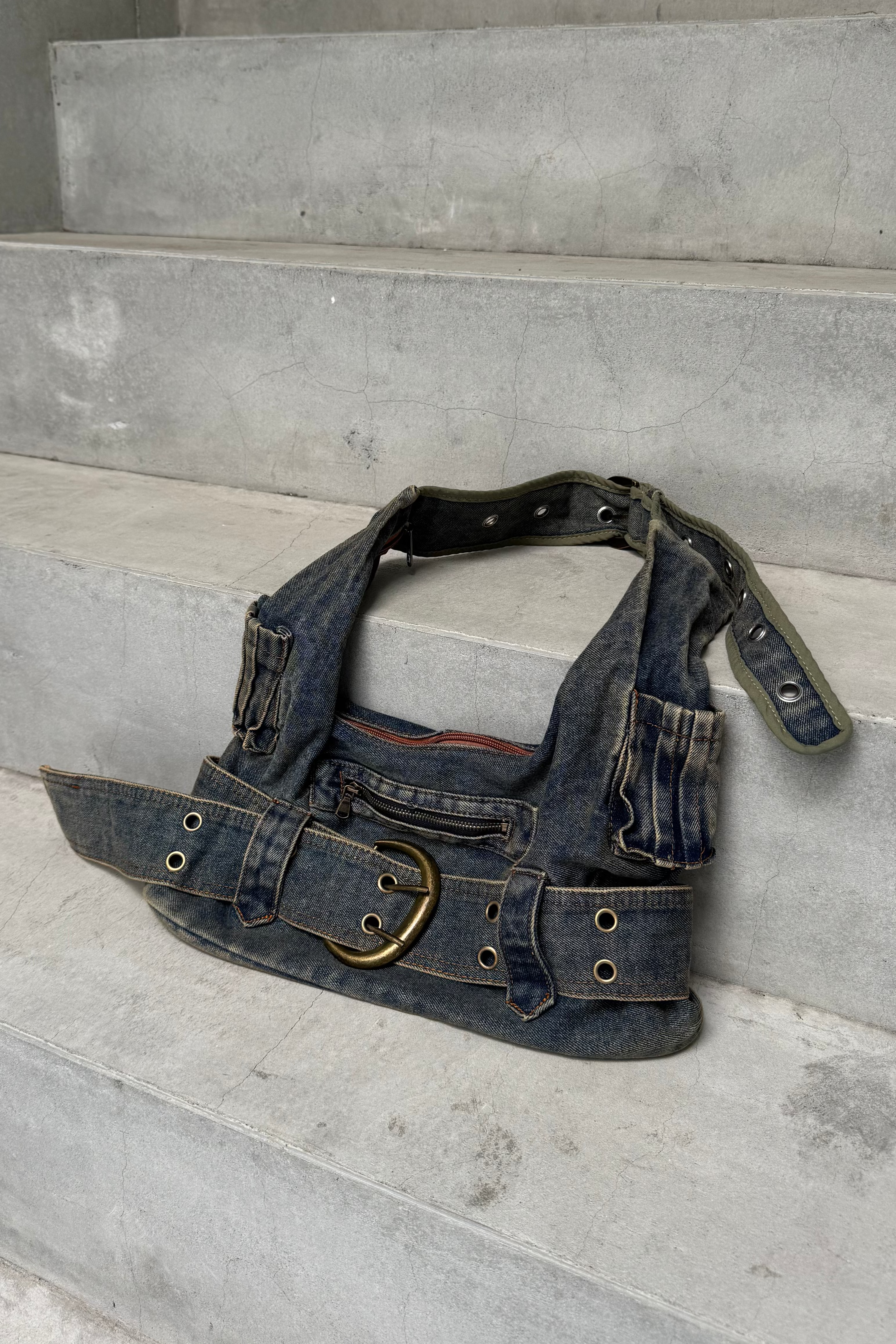 Double buckle shoulder bag ZC40084
