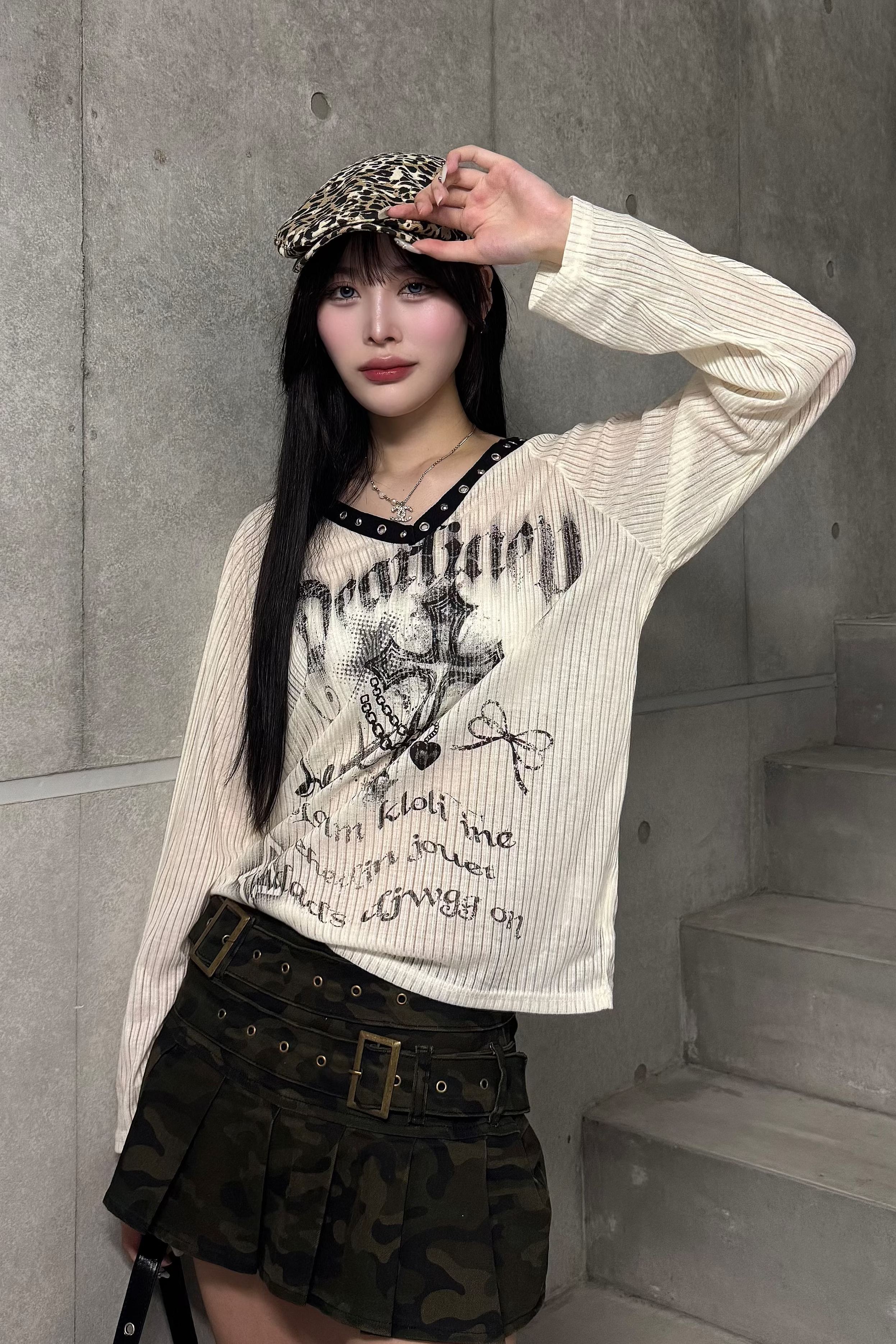 Vneck cross seir knit ZC20972