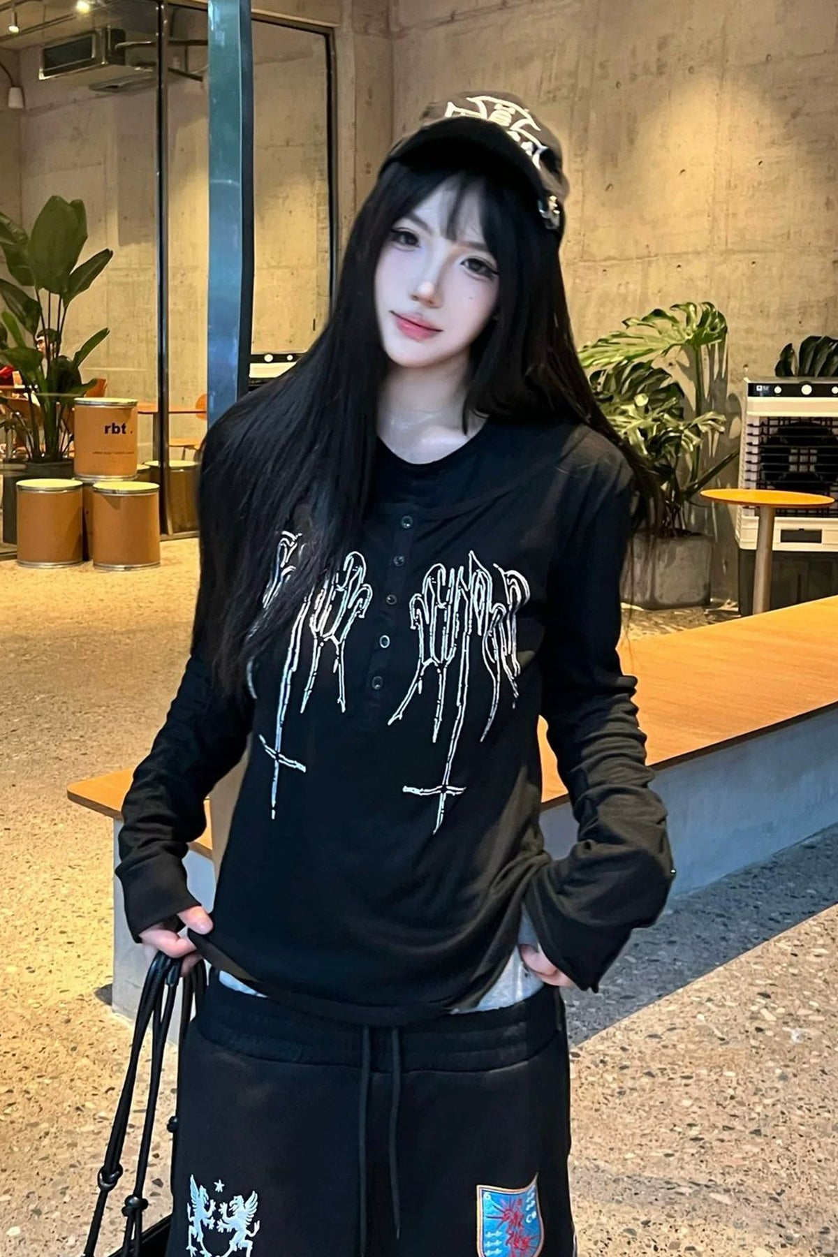 ダークグラフィックロングTシャツ ZC20046