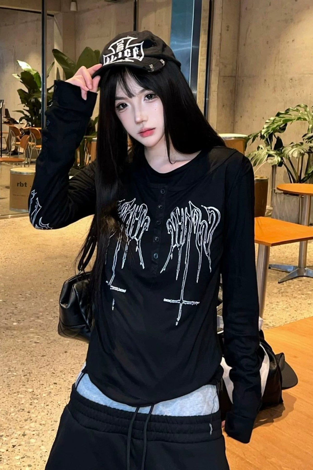 ダークグラフィックロングTシャツ ZC20046