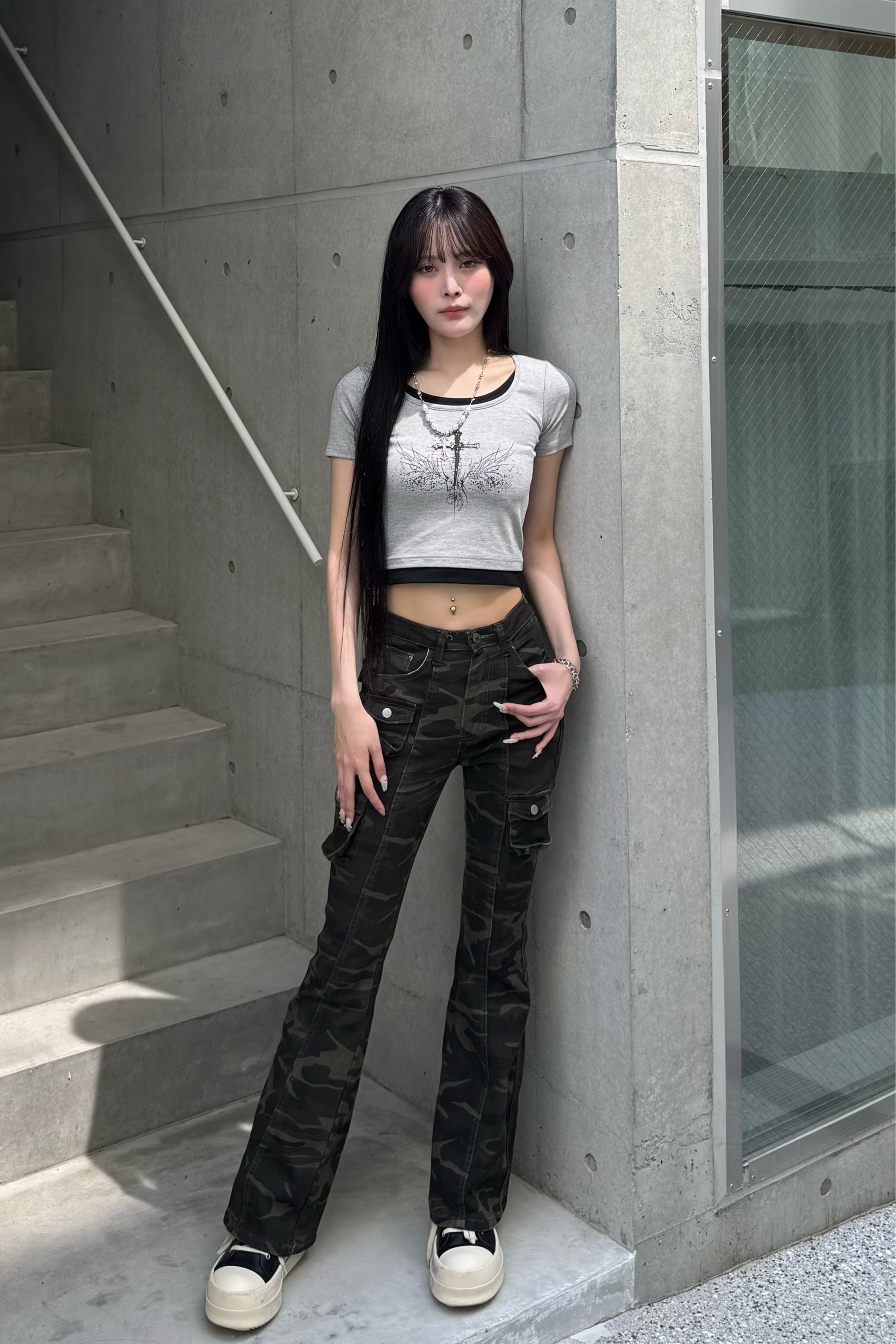 クロスデザインクロップドTシャツ ZC20940