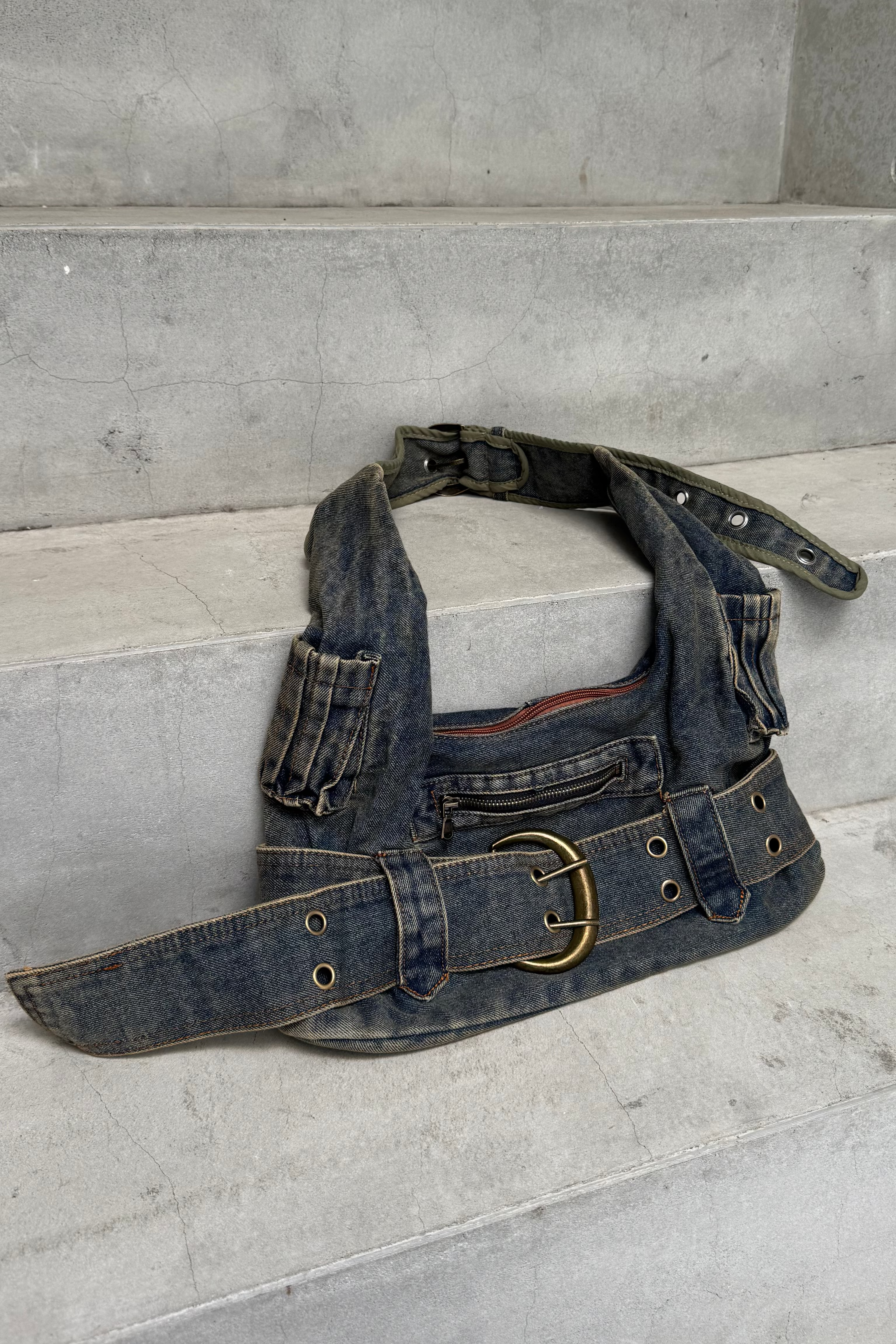 Double buckle shoulder bag ZC40084