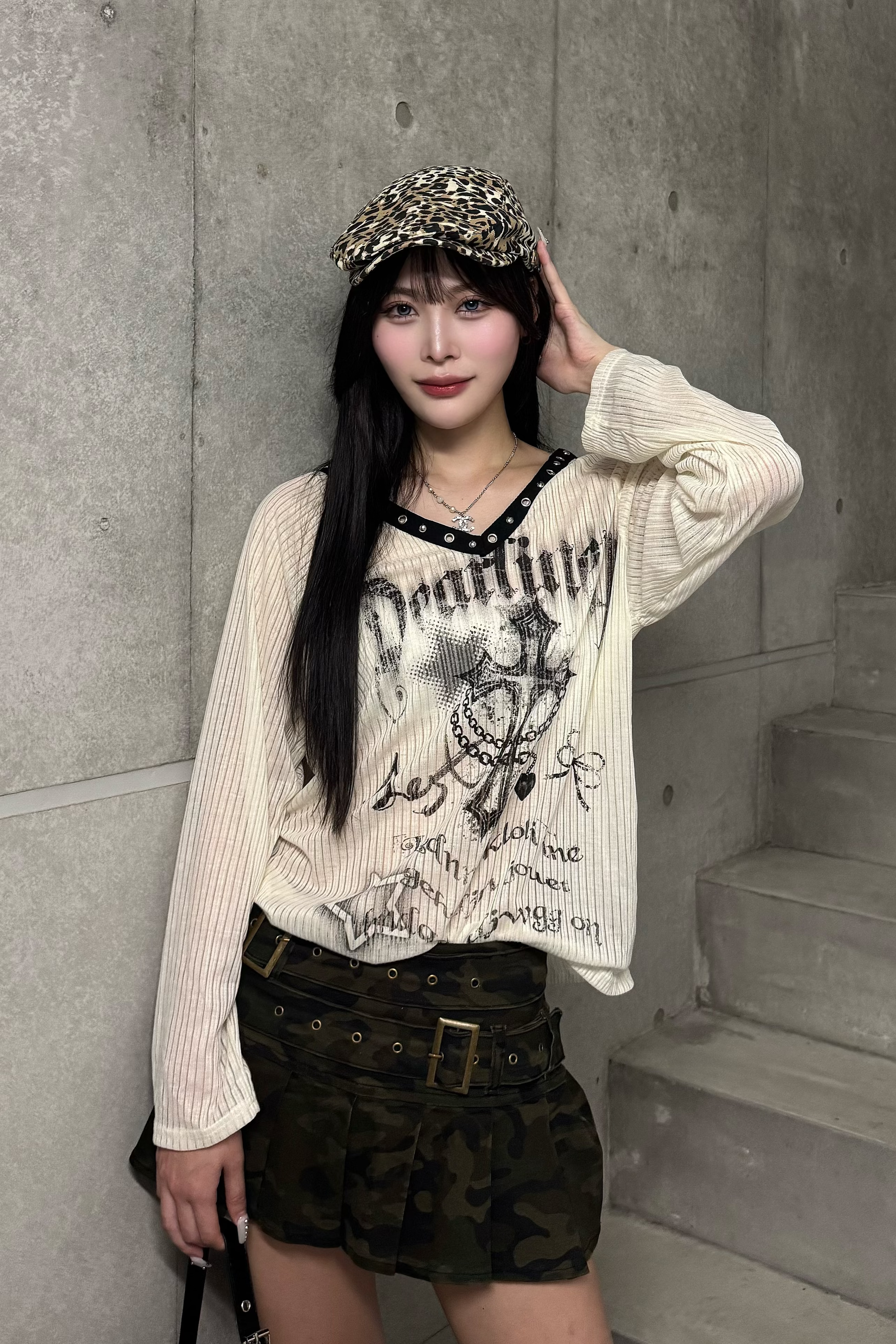 Vneck cross seir knit ZC20972