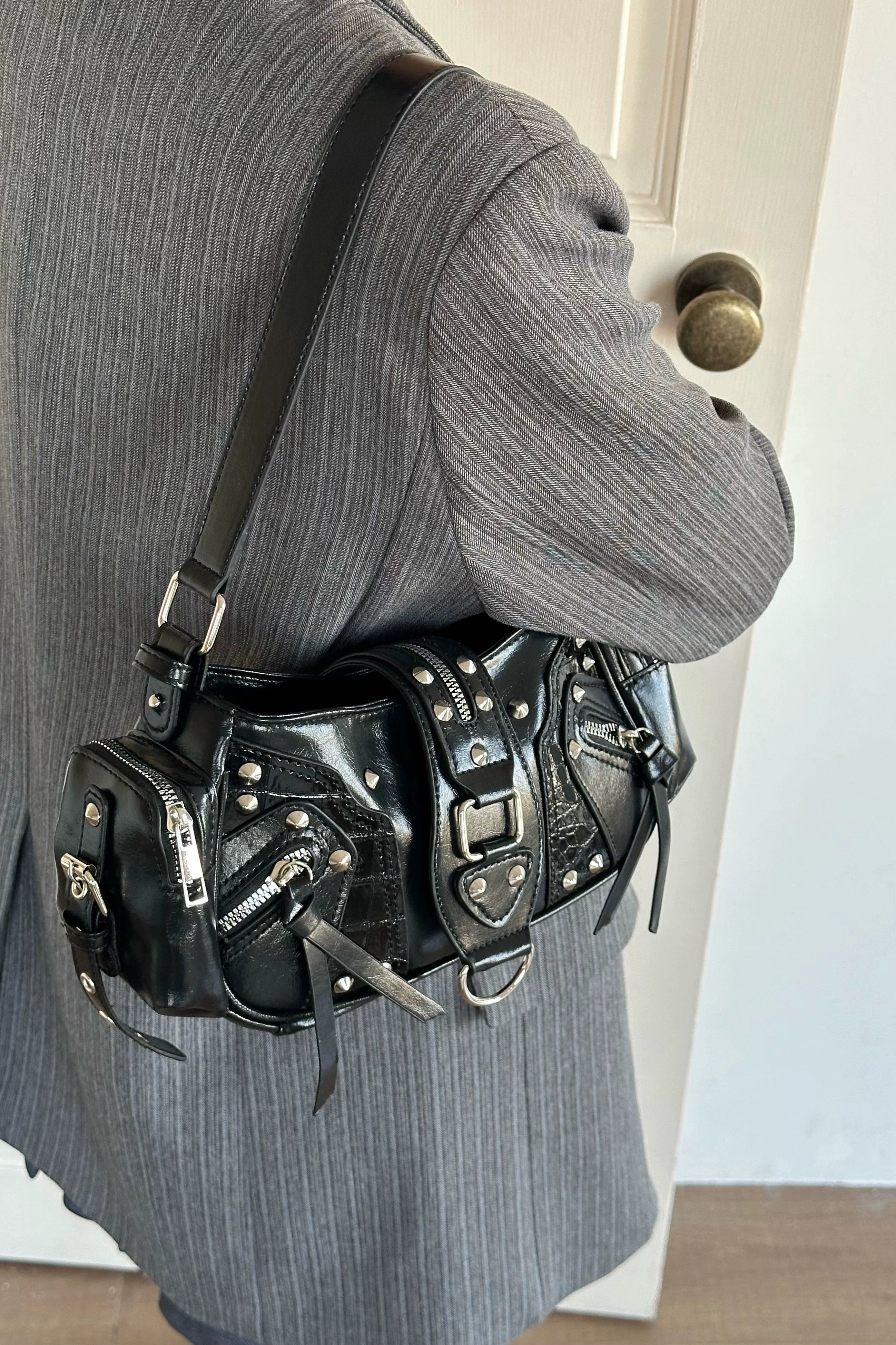 leather studded shoulder bag ZC40144