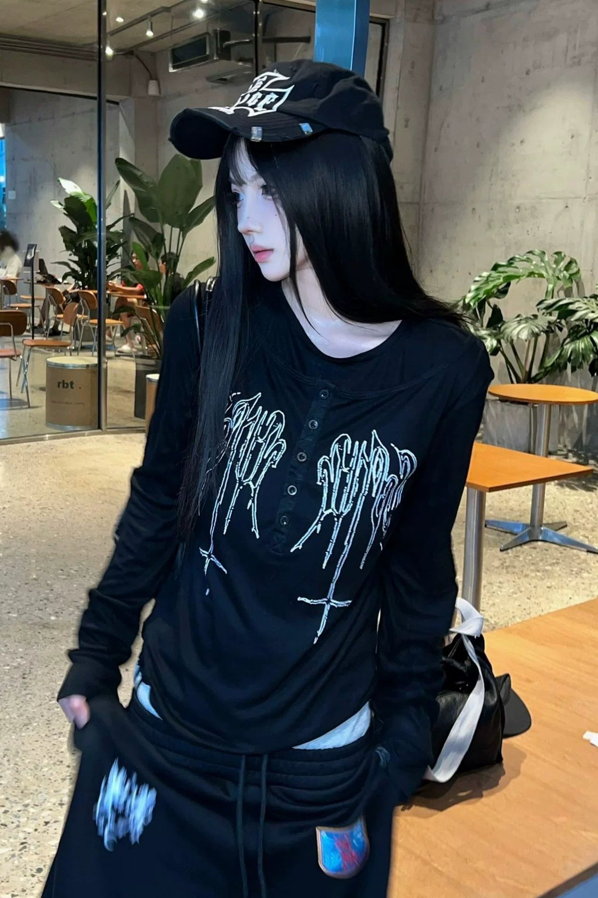 ダークグラフィックロングTシャツ ZC20046