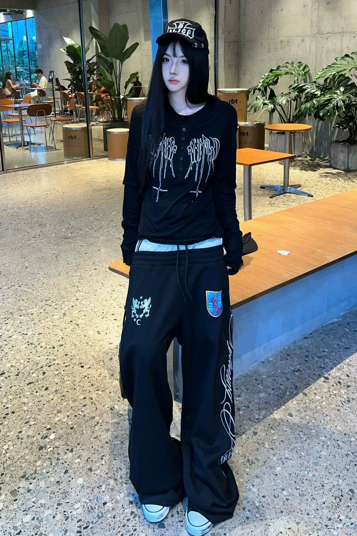 ダークグラフィックロングTシャツ ZC20046